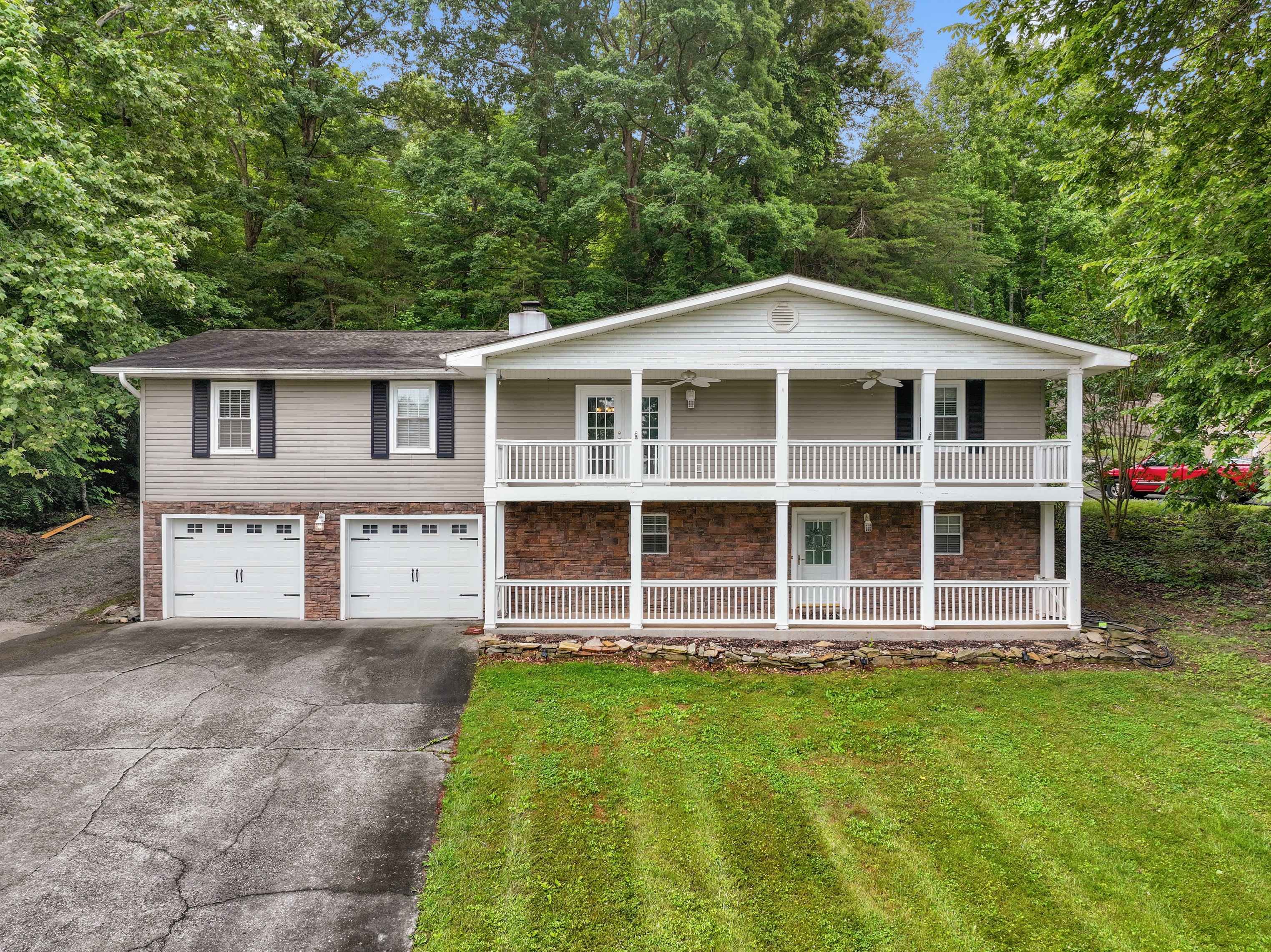 1302 Irwin Drive, Powell, TN 37849